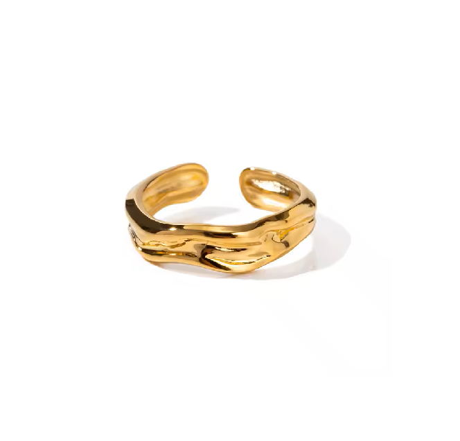 Ruffled Radiance Gold Ring